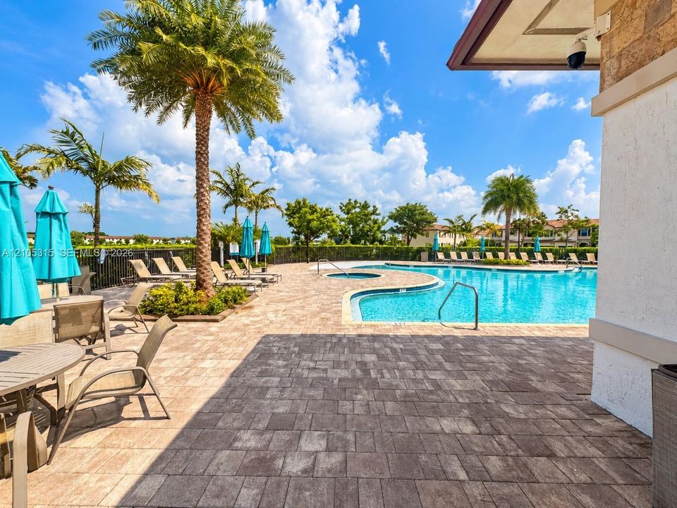 For Rent: $3,300 (3 beds, 3 baths, 1332 Square Feet)