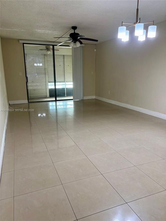 For Sale: $125,000 (1 beds, 1 baths, 830 Square Feet)