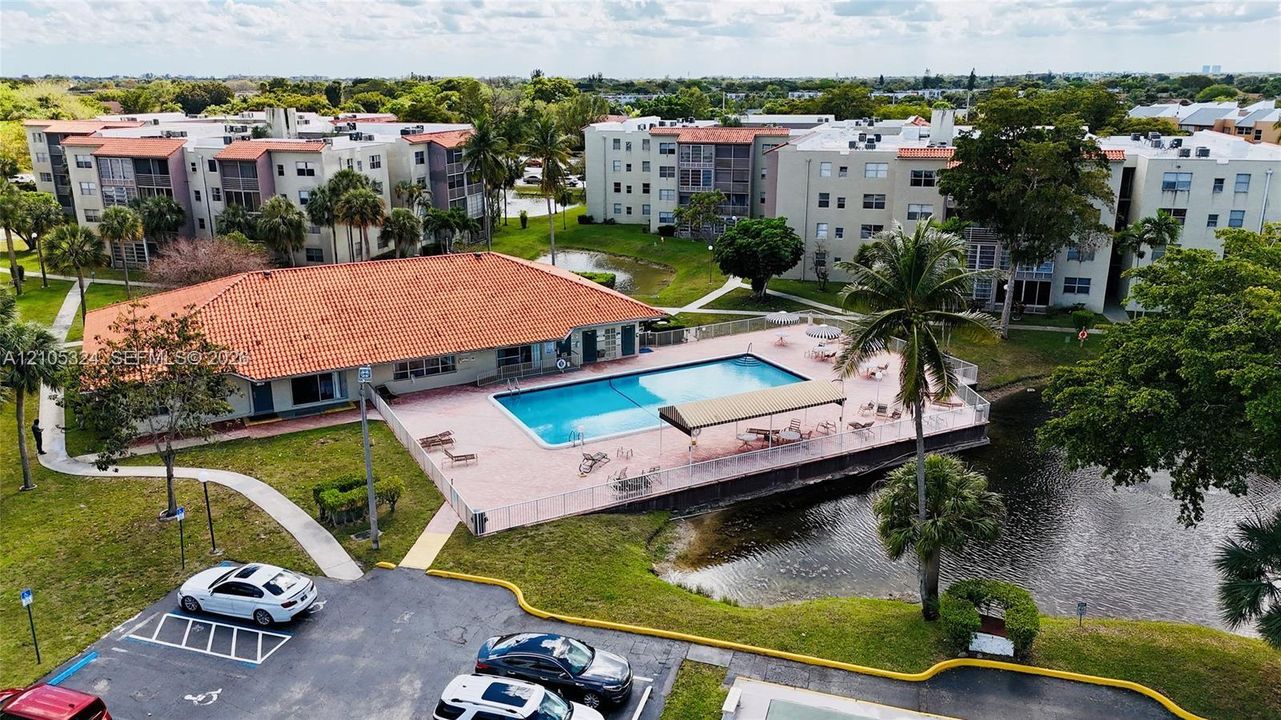 For Sale: $125,000 (1 beds, 1 baths, 830 Square Feet)