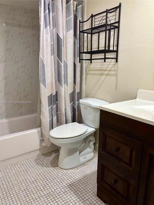 For Sale: $125,000 (1 beds, 1 baths, 830 Square Feet)