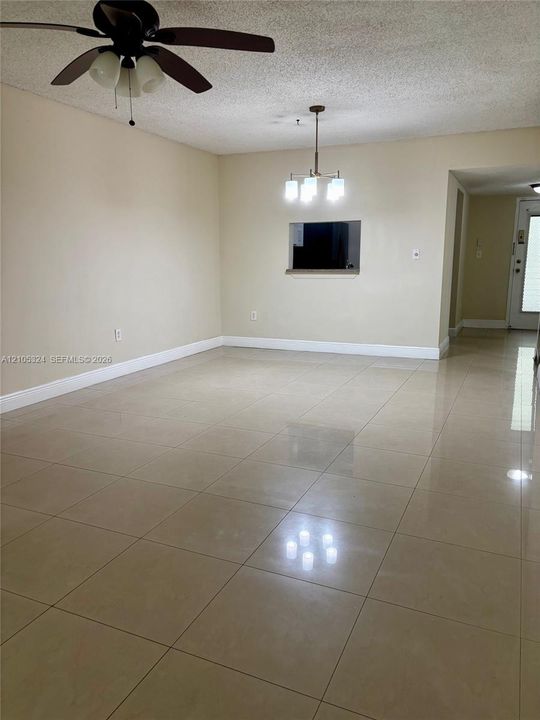 For Sale: $125,000 (1 beds, 1 baths, 830 Square Feet)