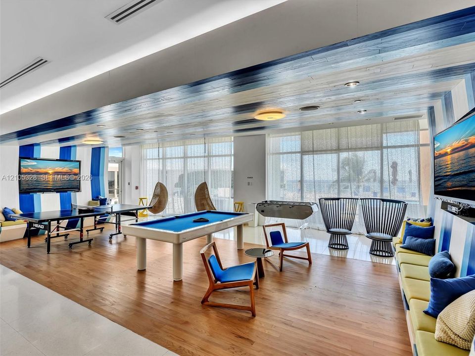 Discover Apogee's beautifully designed recreational spaces, offering residents a variety of inviting settings to relax, socialize, and enjoy an elevated lifestyle.