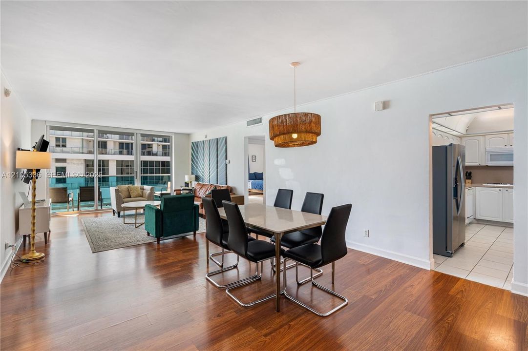 В аренду: $4,200 (2 спален, 2 ванн, 1328 Квадратных фут)