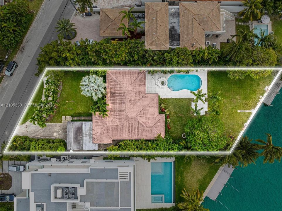На продажу: $15,900,000 (4 спален, 4 ванн, 2811 Квадратных фут)