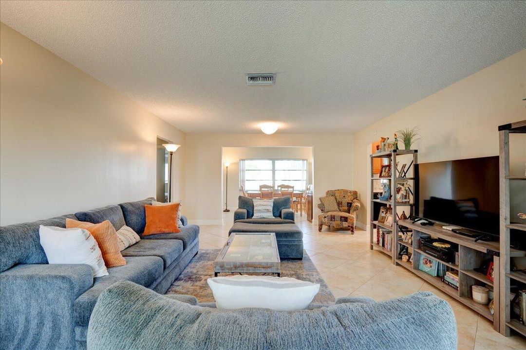 06-14315 Amapola Drive-2