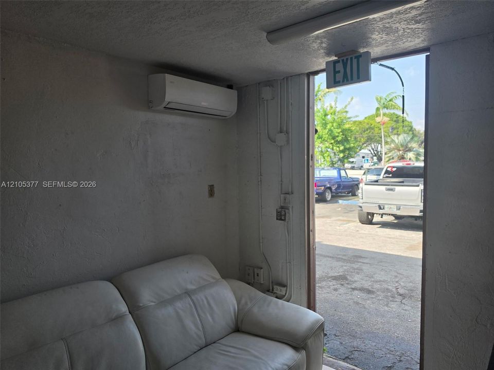 Entry office