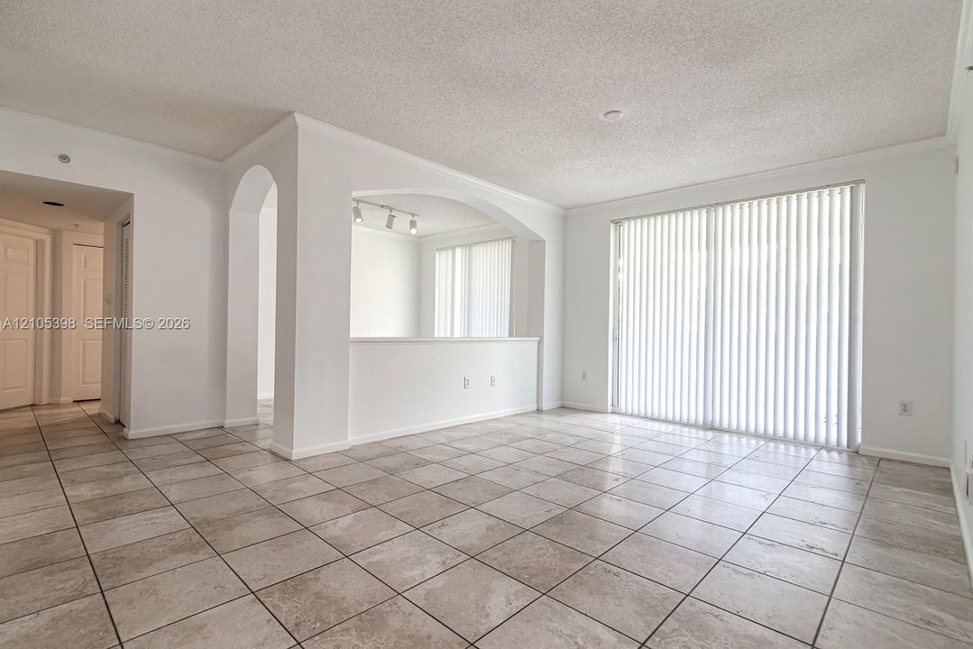 En Venta: $595,000 (3 camas, 2 baños, 1353 Pies cuadrados)