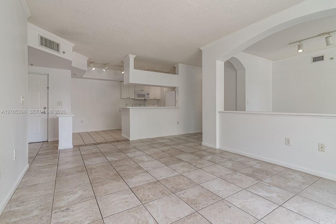 En Venta: $595,000 (3 camas, 2 baños, 1353 Pies cuadrados)