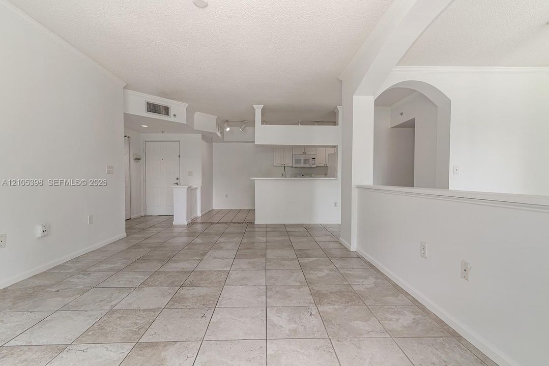 En Venta: $595,000 (3 camas, 2 baños, 1353 Pies cuadrados)