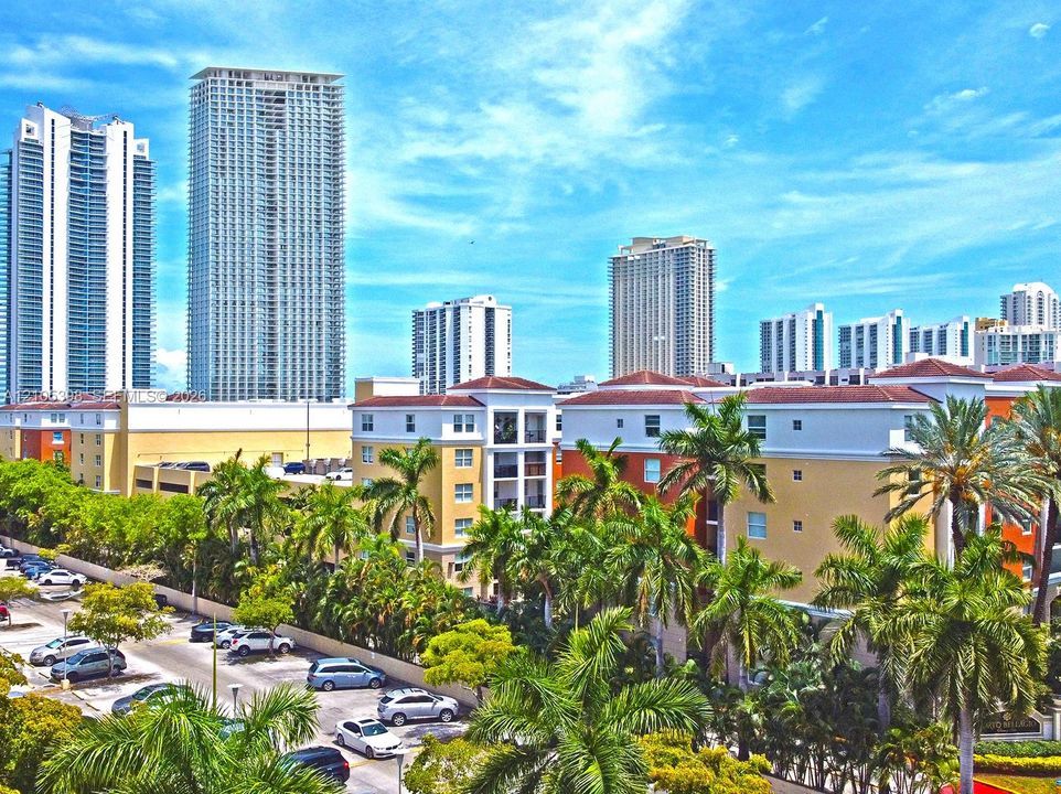 En Venta: $595,000 (3 camas, 2 baños, 1353 Pies cuadrados)