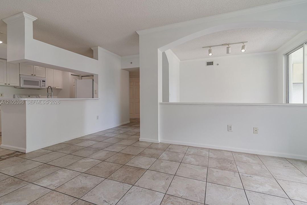 En Venta: $595,000 (3 camas, 2 baños, 1353 Pies cuadrados)