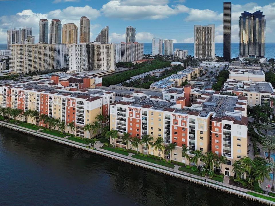 En Venta: $595,000 (3 camas, 2 baños, 1353 Pies cuadrados)