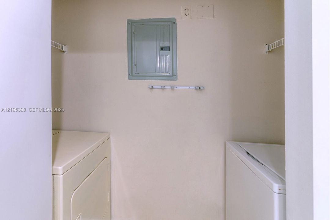 En Venta: $595,000 (3 camas, 2 baños, 1353 Pies cuadrados)