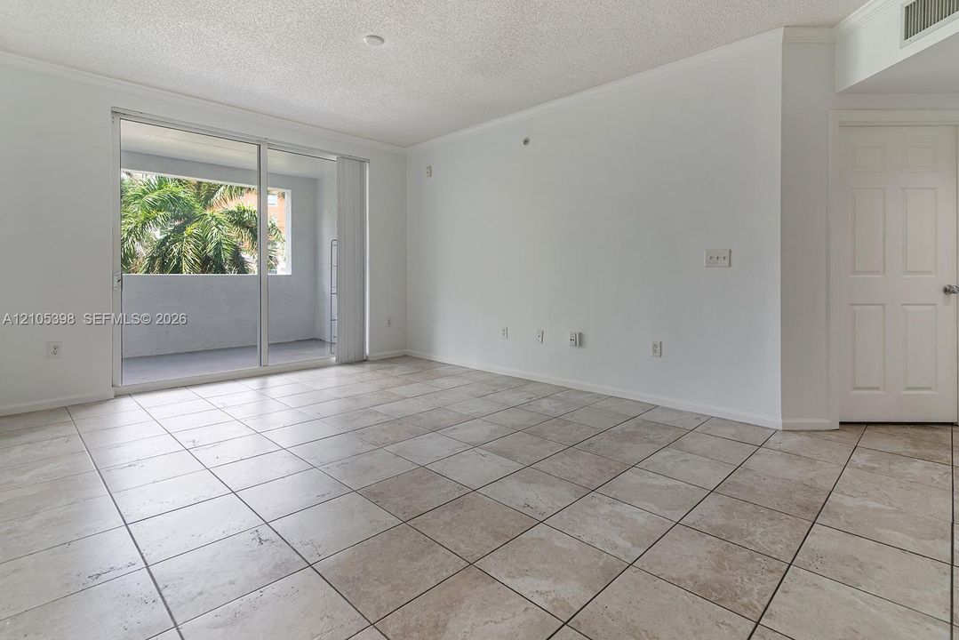 En Venta: $595,000 (3 camas, 2 baños, 1353 Pies cuadrados)