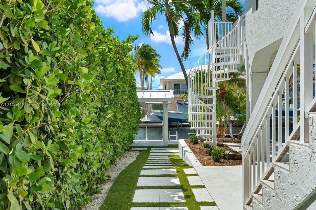 For Sale: $3,275,000 (5 beds, 3 baths, 2922 Square Feet)