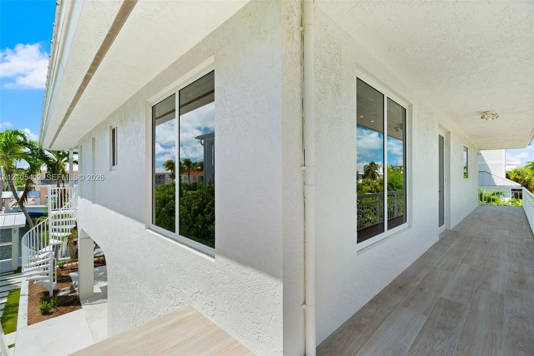 For Sale: $3,275,000 (5 beds, 3 baths, 2922 Square Feet)