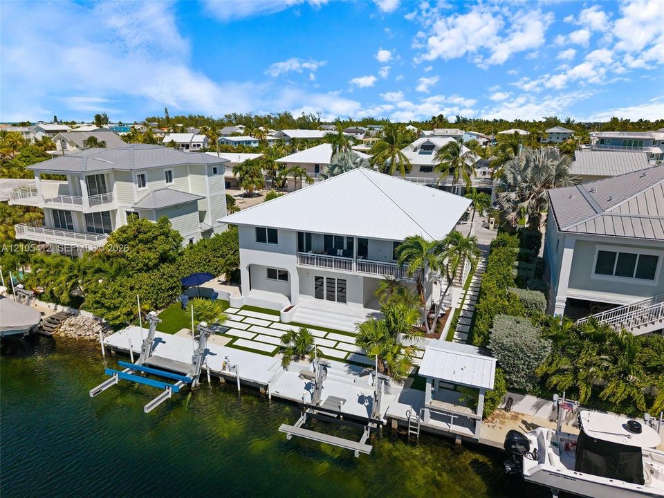 For Sale: $3,275,000 (5 beds, 3 baths, 2922 Square Feet)