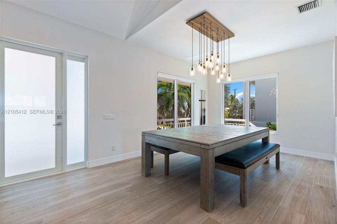 For Sale: $3,275,000 (5 beds, 3 baths, 2922 Square Feet)