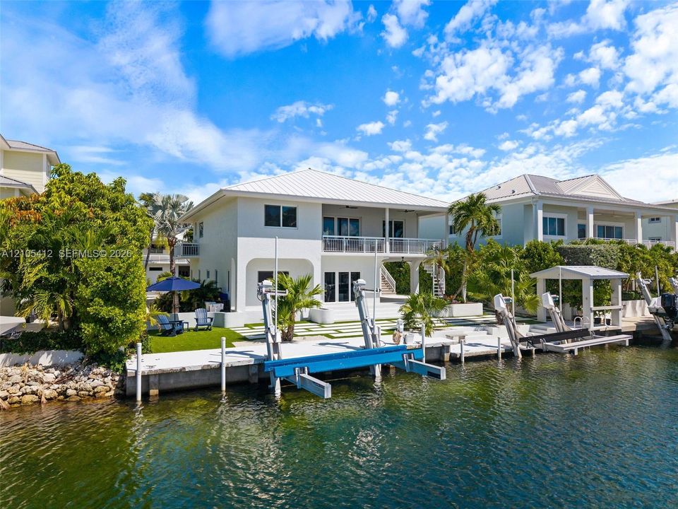 For Sale: $3,275,000 (5 beds, 3 baths, 2922 Square Feet)