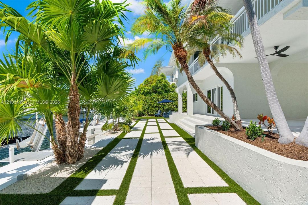 For Sale: $3,275,000 (5 beds, 3 baths, 2922 Square Feet)