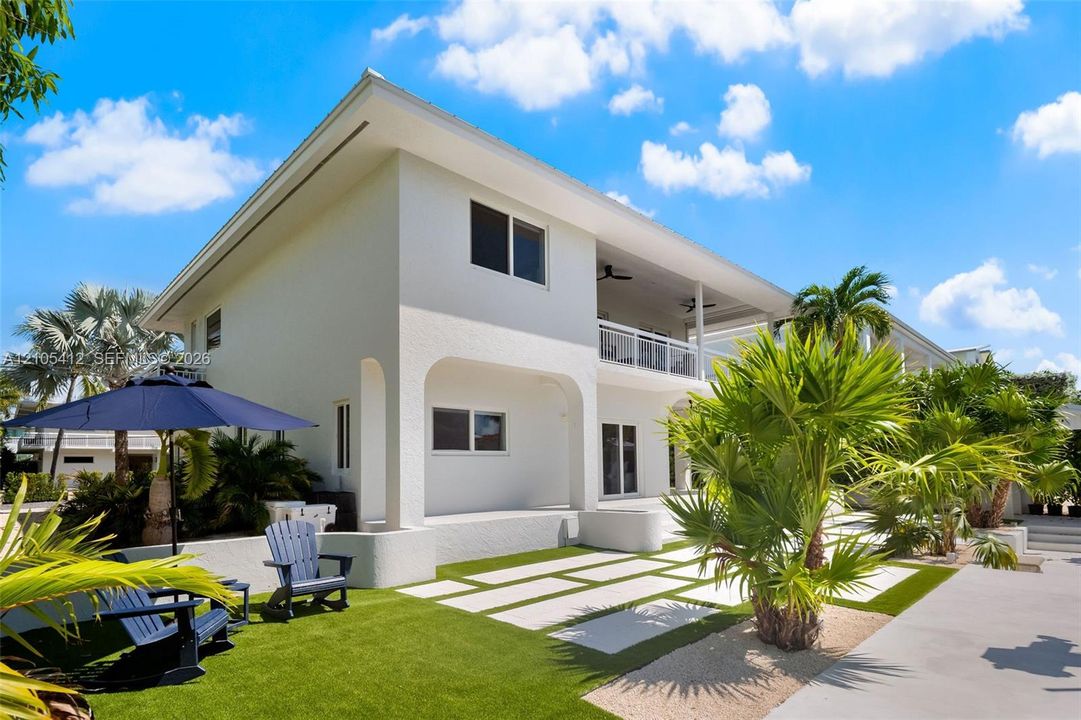 For Sale: $3,275,000 (5 beds, 3 baths, 2922 Square Feet)