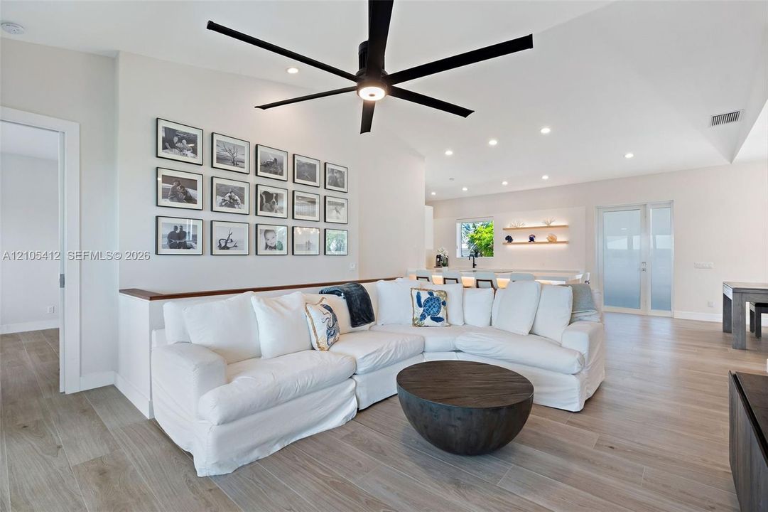 For Sale: $3,275,000 (5 beds, 3 baths, 2922 Square Feet)