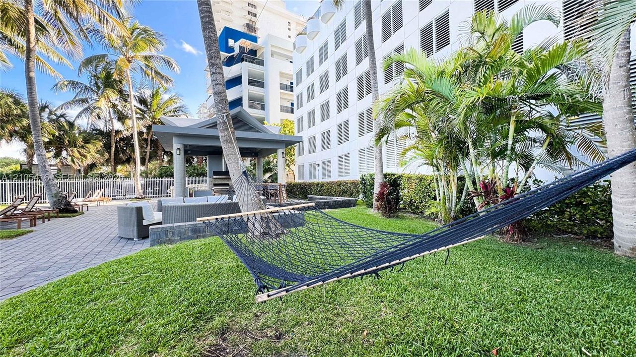На продажу: $1,295,000 (2 спален, 2 ванн, 1440 Квадратных фут)