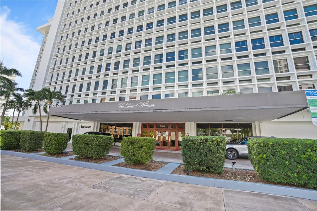 For Rent: $2,650 (1 beds, 1 baths, 790 Square Feet)
