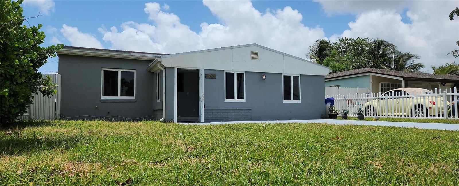 1766 NE 181st St, Miami