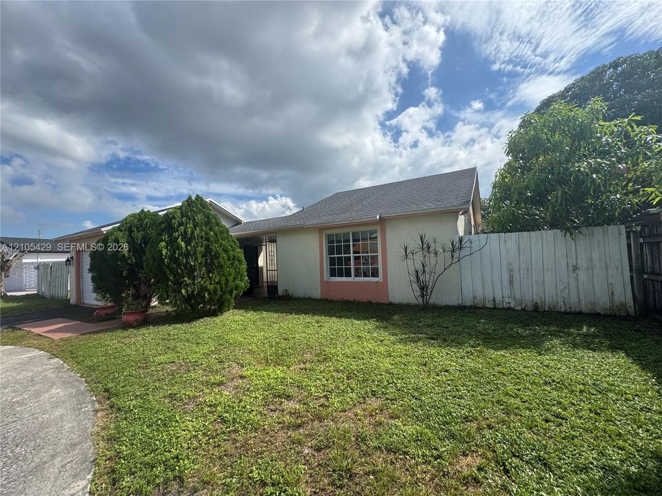Active With Contract: $3,300 (3 beds, 2 baths, 1302 Square Feet)
