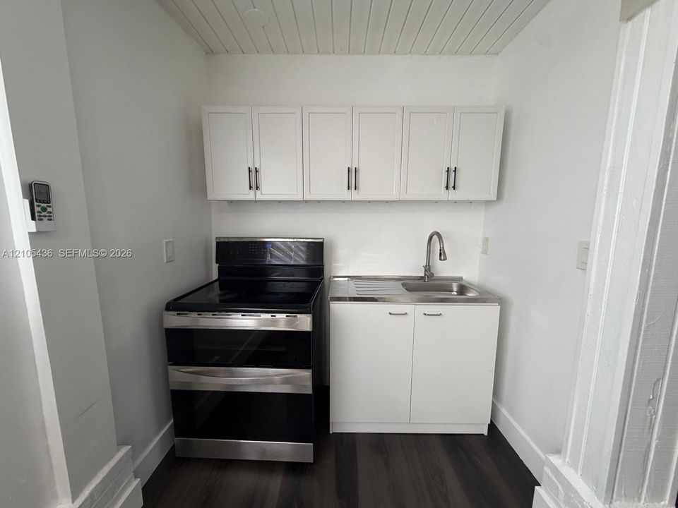 For Rent: $1,600 (1 beds, 1 baths, 380 Square Feet)