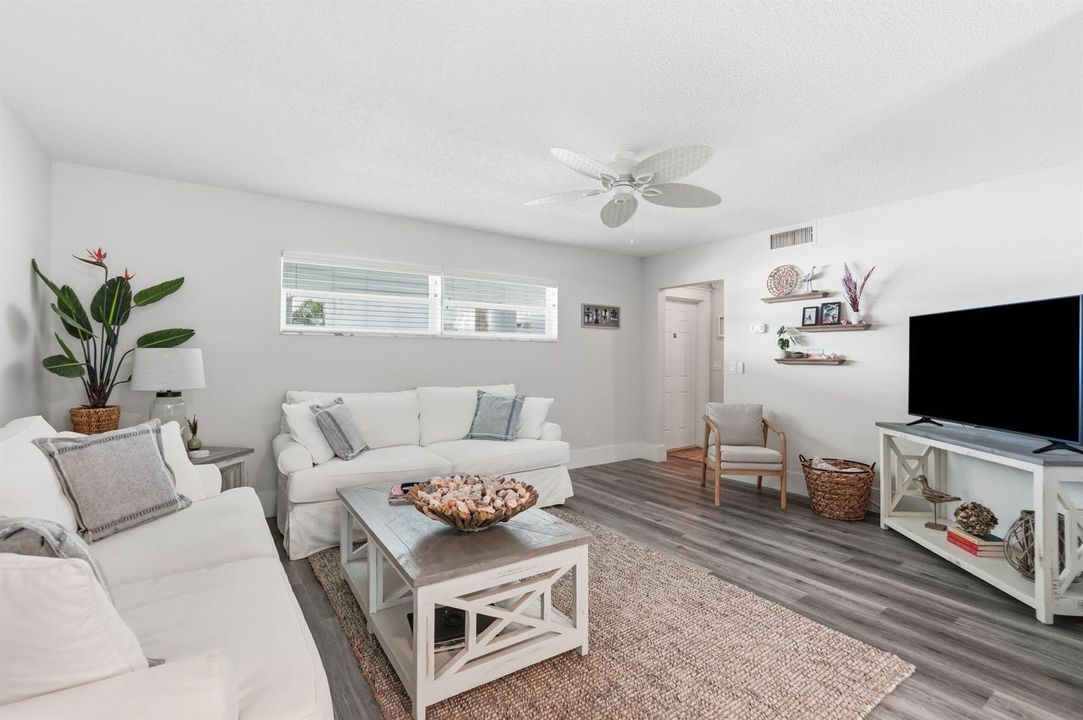 34-web-or-mls-20_Colonial_Club_Dr_Unit_2