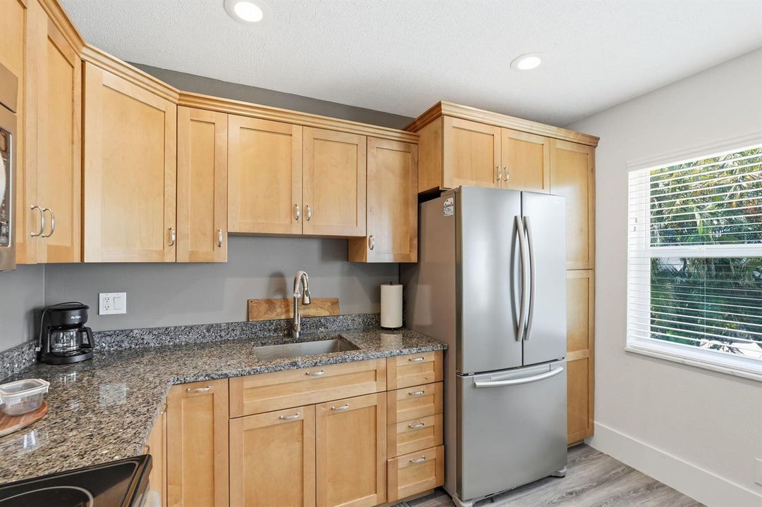 21-web-or-mls-20_Colonial_Club_Dr_Unit_2
