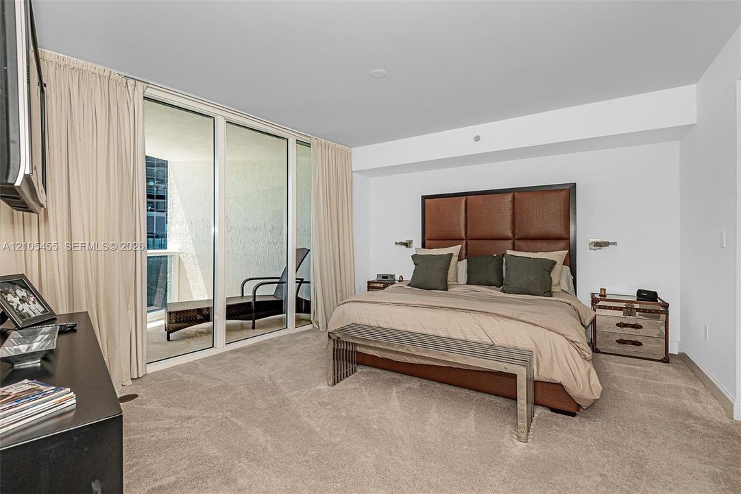 For Rent: $6,900 (2 beds, 2 baths, 1644 Square Feet)