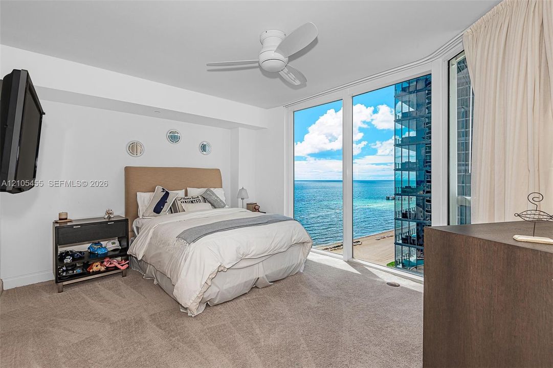 For Rent: $6,900 (2 beds, 2 baths, 1644 Square Feet)