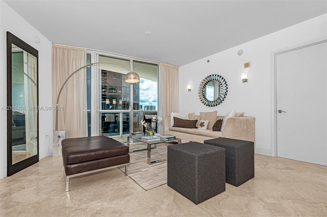 For Rent: $6,900 (2 beds, 2 baths, 1644 Square Feet)