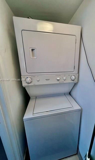 Stackable washer and dryer unit