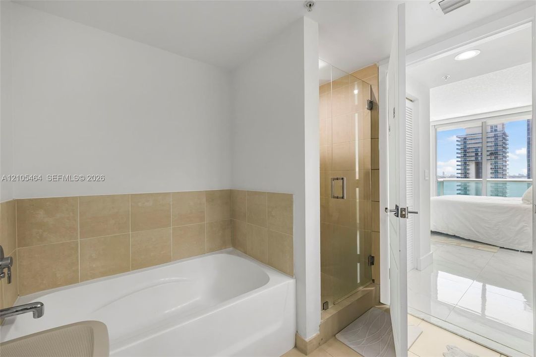 В аренду: $5,000 (2 спален, 2 ванн, 1048 Квадратных фут)