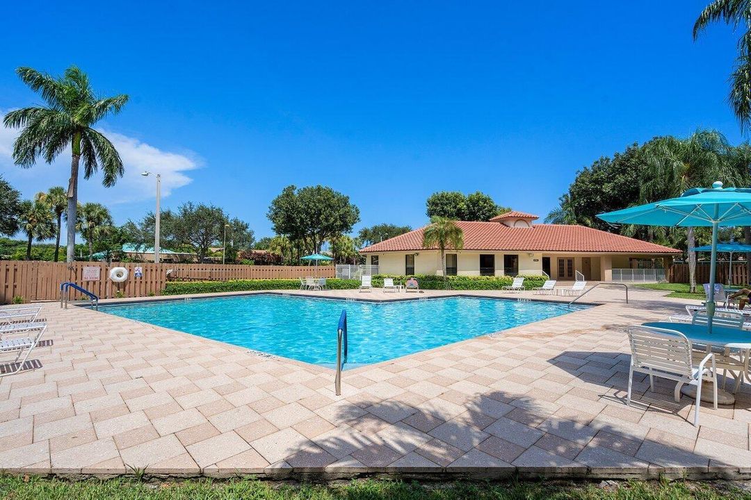 037-462HardwoodPlace-BocaRaton-FL-33431-