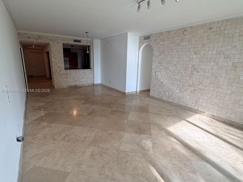 For Sale: $559,000 (3 beds, 3 baths, 1600 Square Feet)