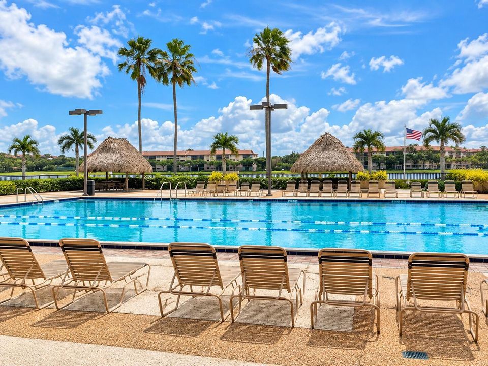 Sunny Lakeside Resort Pool