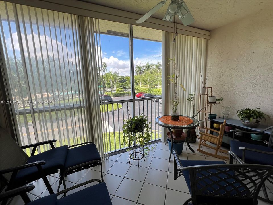 Screened balcony