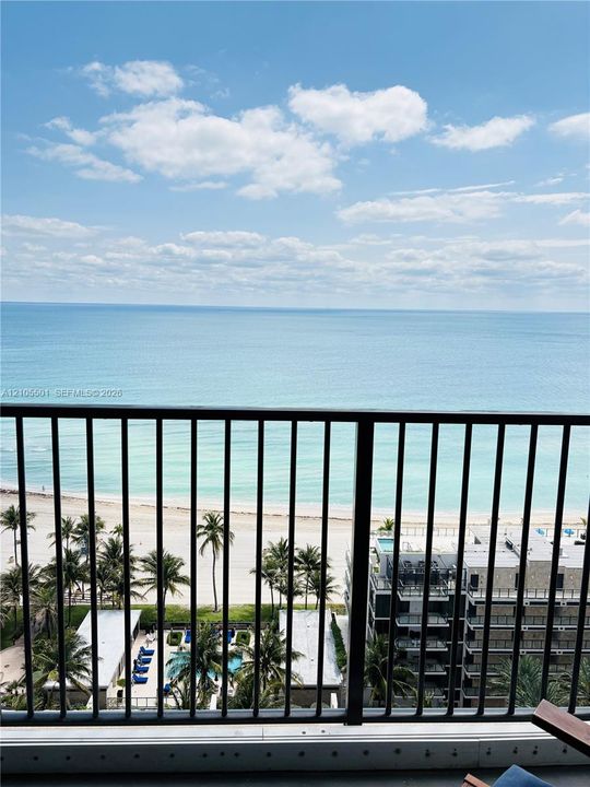 For Sale: $475,000 (1 beds, 2 baths, 980 Square Feet)