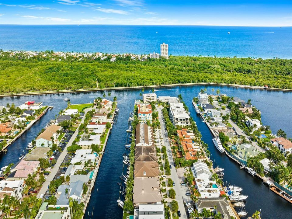 Intracoastal, Beach & Park Nearby