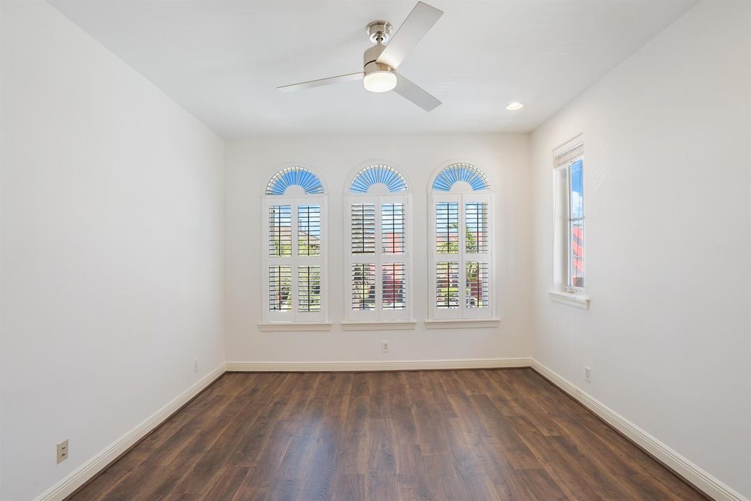 Guest bedroom 2