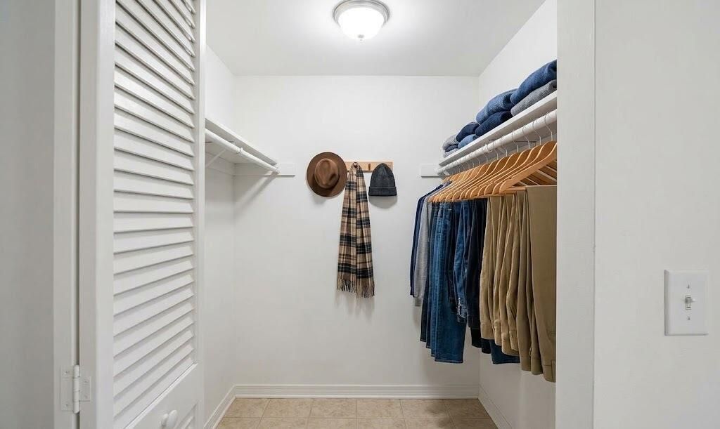 Walk in closet