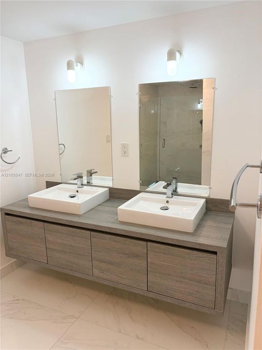 En Venta: $1,200,000 (2 camas, 3 baños, 1553 Pies cuadrados)