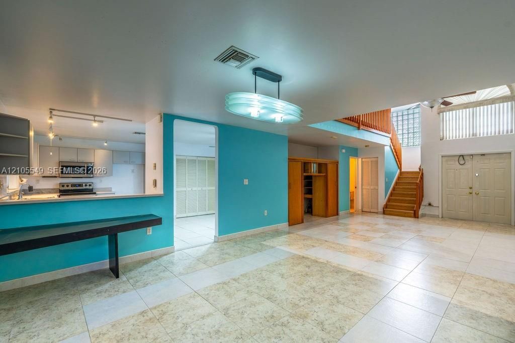 En Venta: $459,900 (3 camas, 2 baños, 1854 Pies cuadrados)