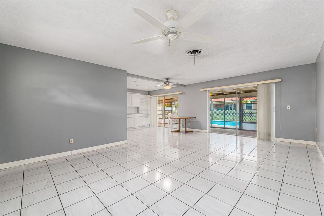 925 SE Osceola St, Stuart, FL 34994-4