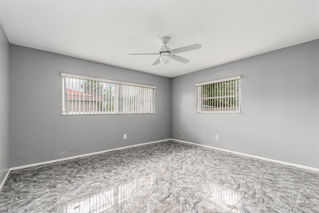 925 SE Osceola St, Stuart, FL 34994-8